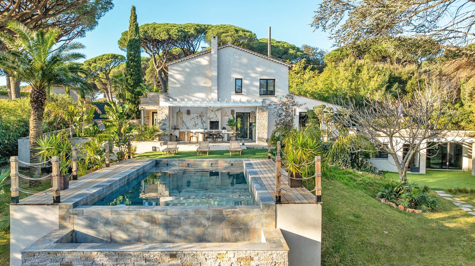 Villa de Prestige avec Vue Mer et Dépendance   À 250 m de la Plage   Grimaud (83310)