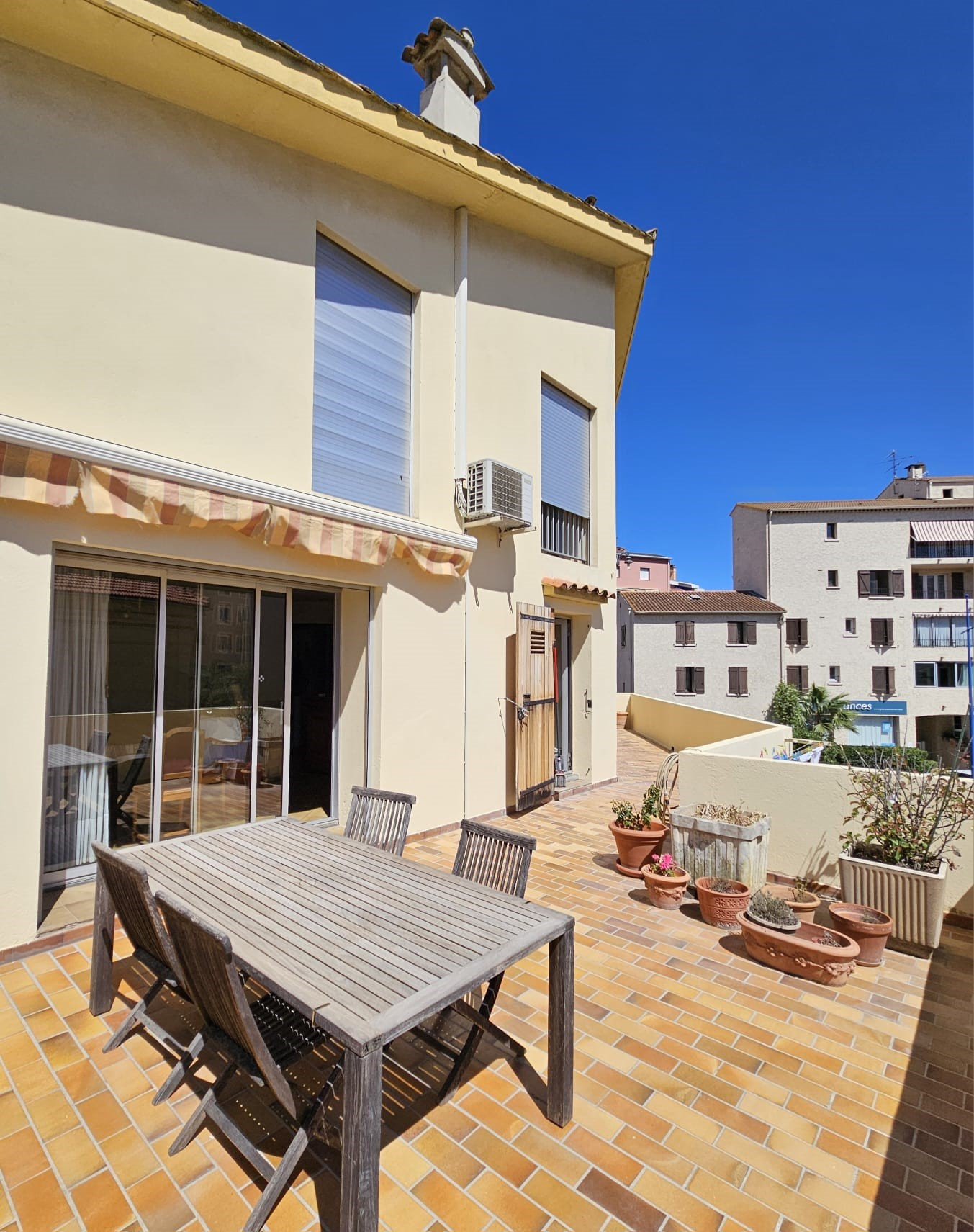 Maison 12 pièces - 8 chambres - 380 m2