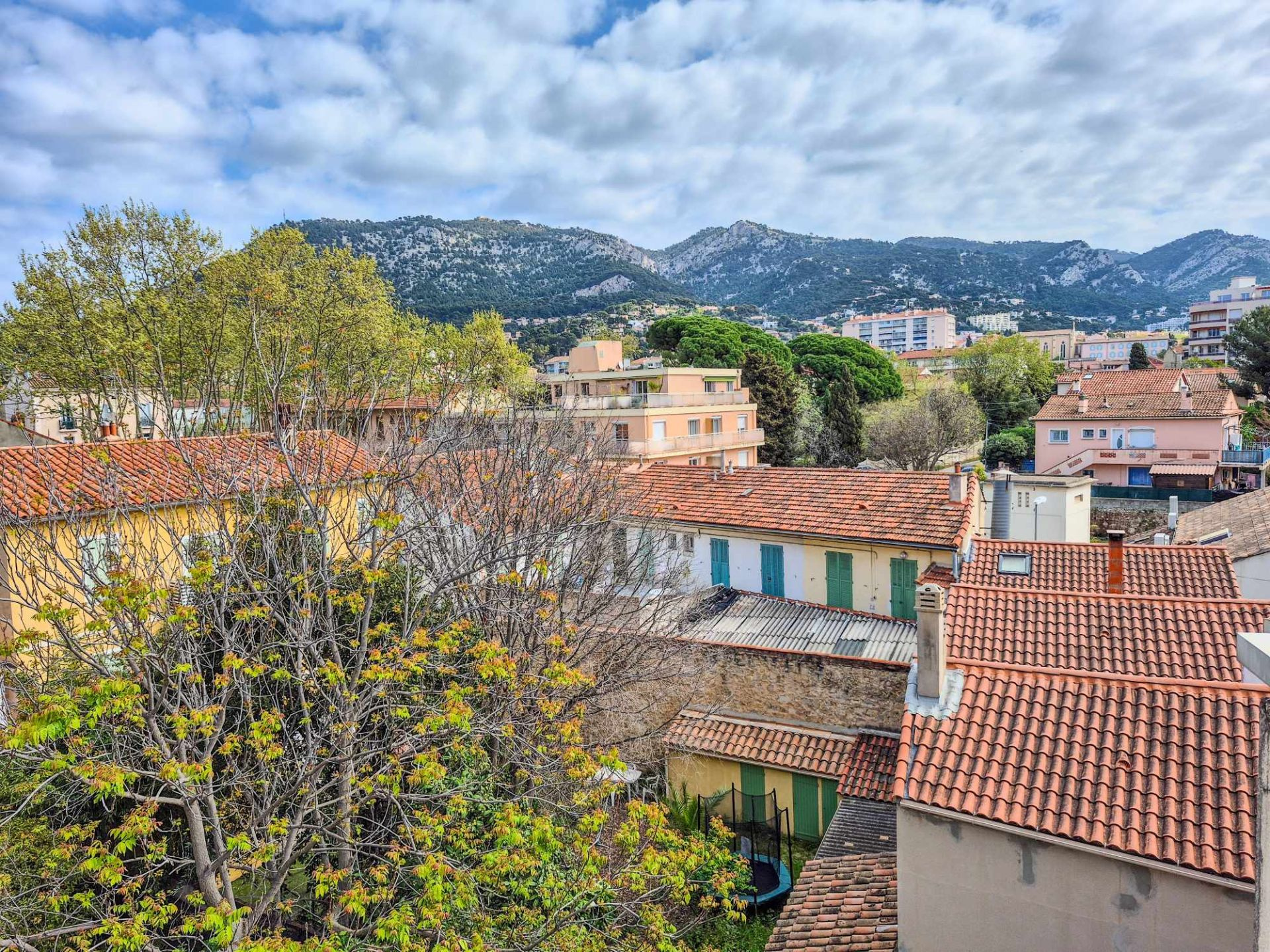 Appartement en dernier étage avec vue dégagée - Toulon