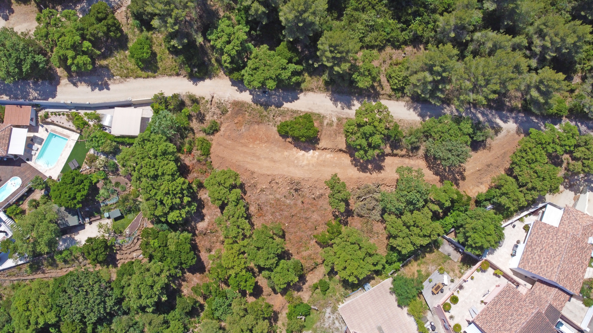 A VENDRE - TERRAIN A BATIR 2110 m2 - CARQUEIRANNE