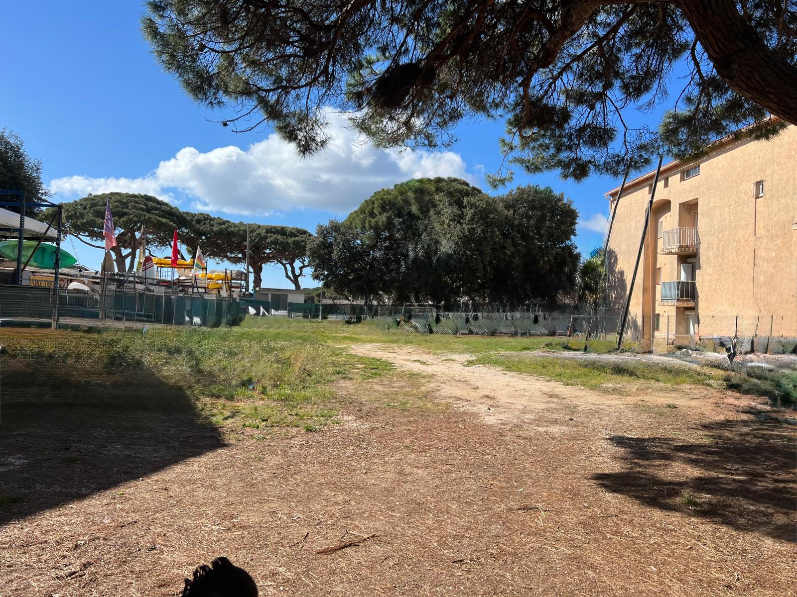 En exclusivite : terrain à bâtir d’exception port de hyères