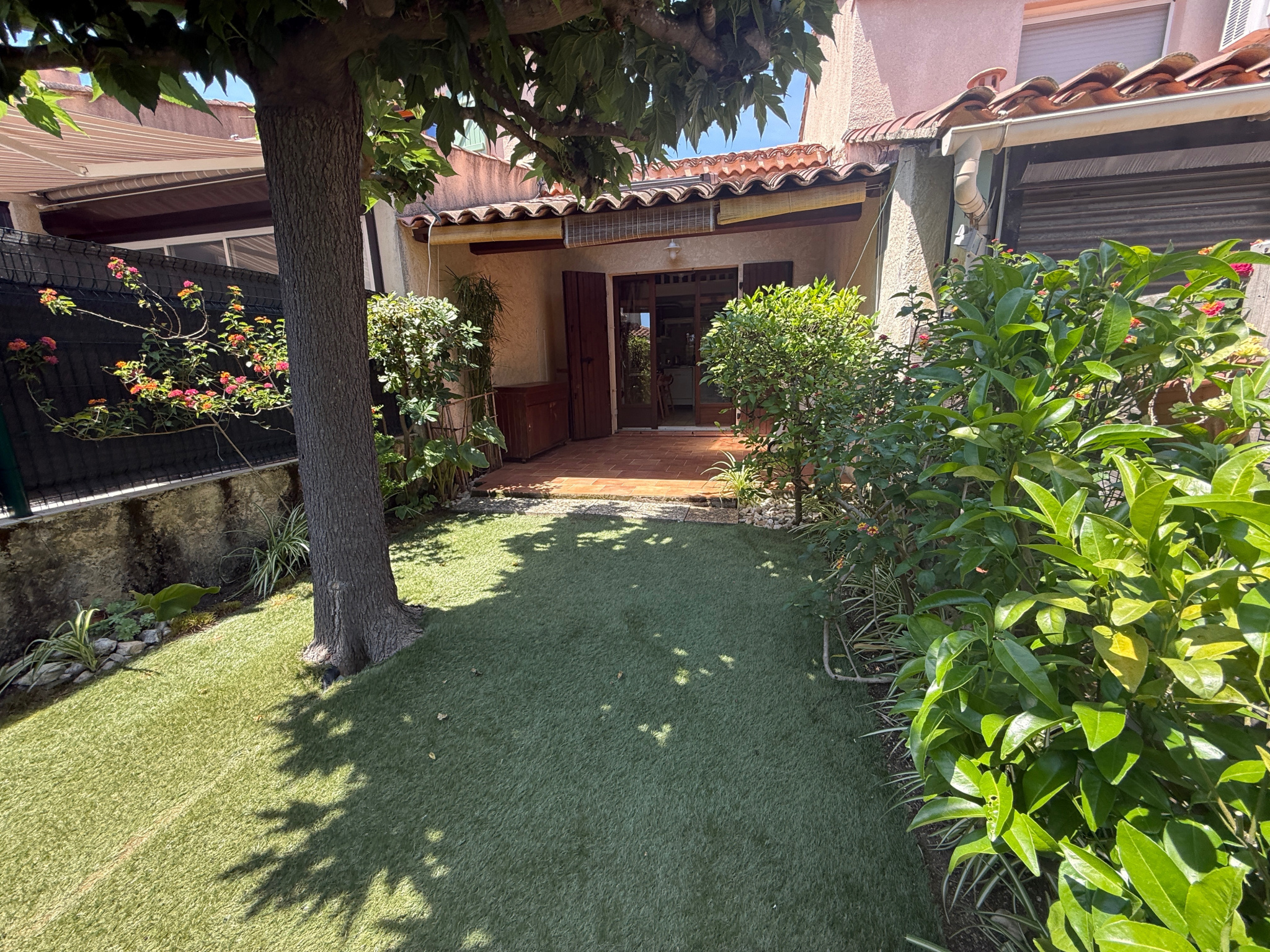 MAS DE CHARME AVEC JARDIN PRIVATIF ET POTENTIEL D'EXTENSION